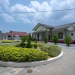 Villa Dracaena Melaka With Swimming Pool, Hill View And 20 Minutes To Town