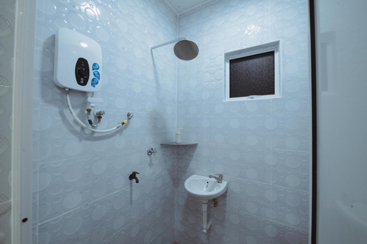 Dracaena With Swimming Pool, Hill View And 20 Minutes To Town