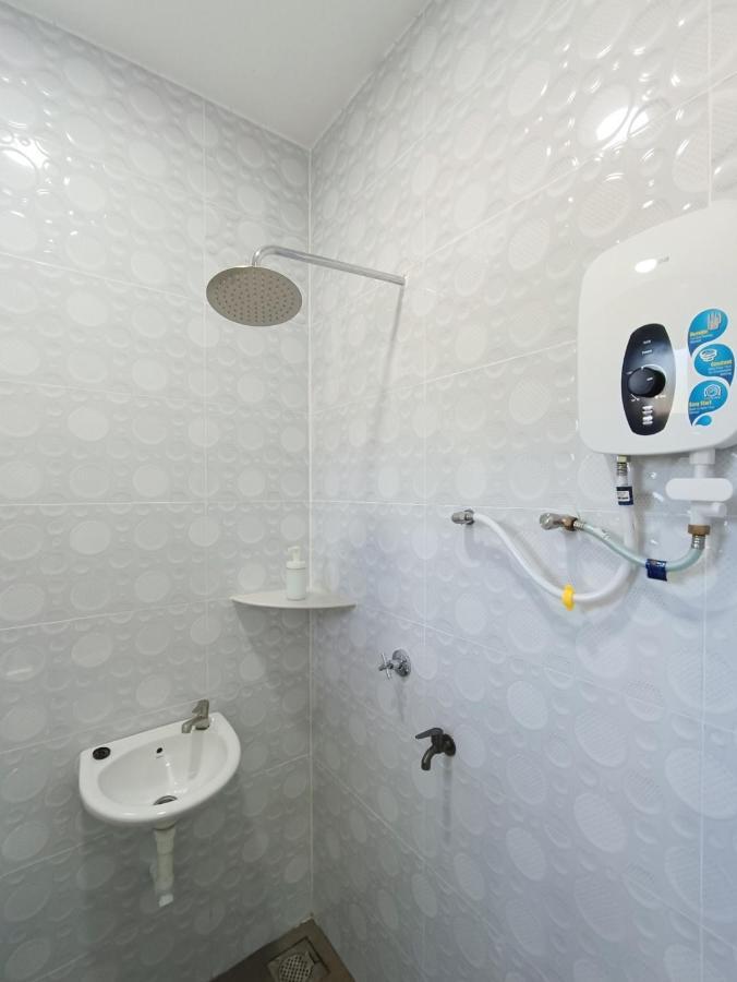 Dracaena With Swimming Pool, Hill View And 20 Minutes To Town *