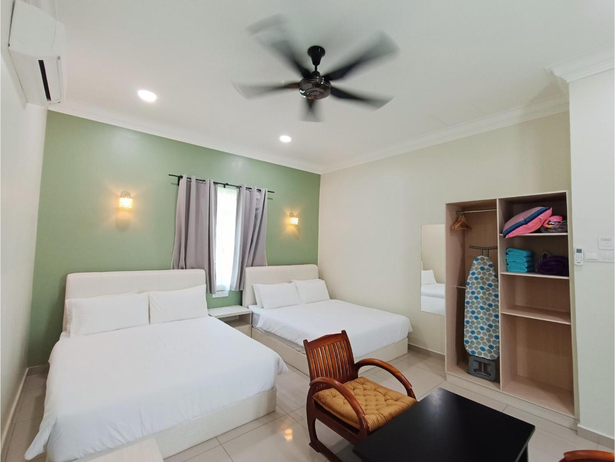 Dracaena With Swimming Pool, Hill View And 20 Minutes To Town Malacca