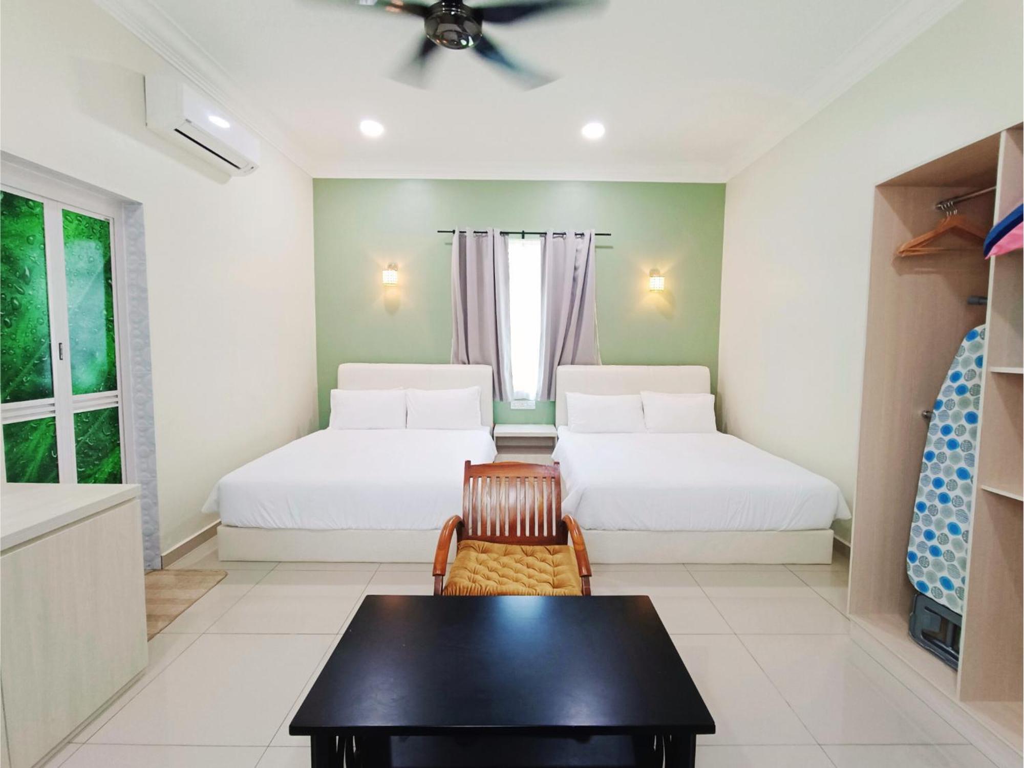 Dracaena With Swimming Pool, Hill View And 20 Minutes To Town