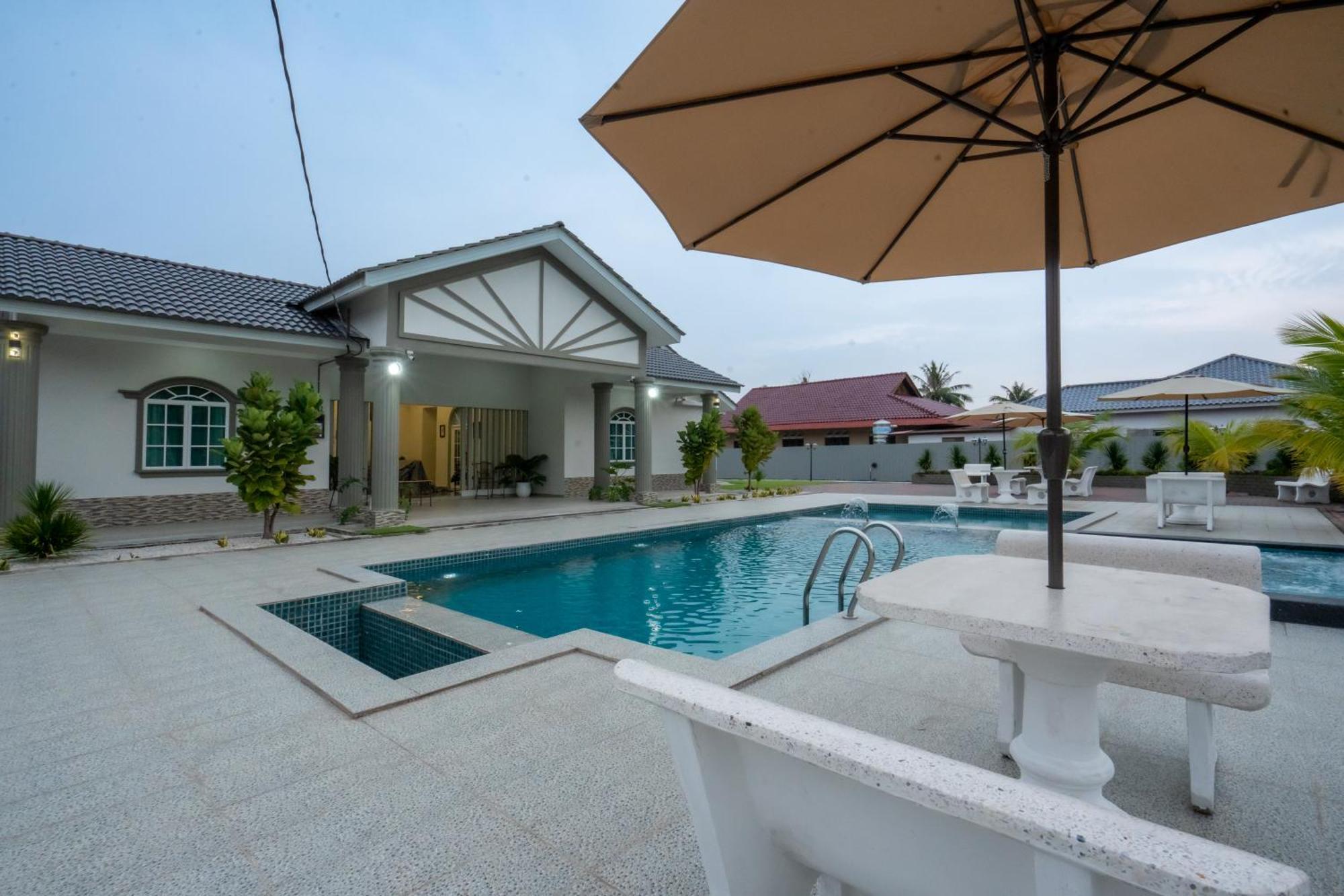 Rumah tetamu Dracaena With Swimming Pool, Hill View And 20 Minutes To Town