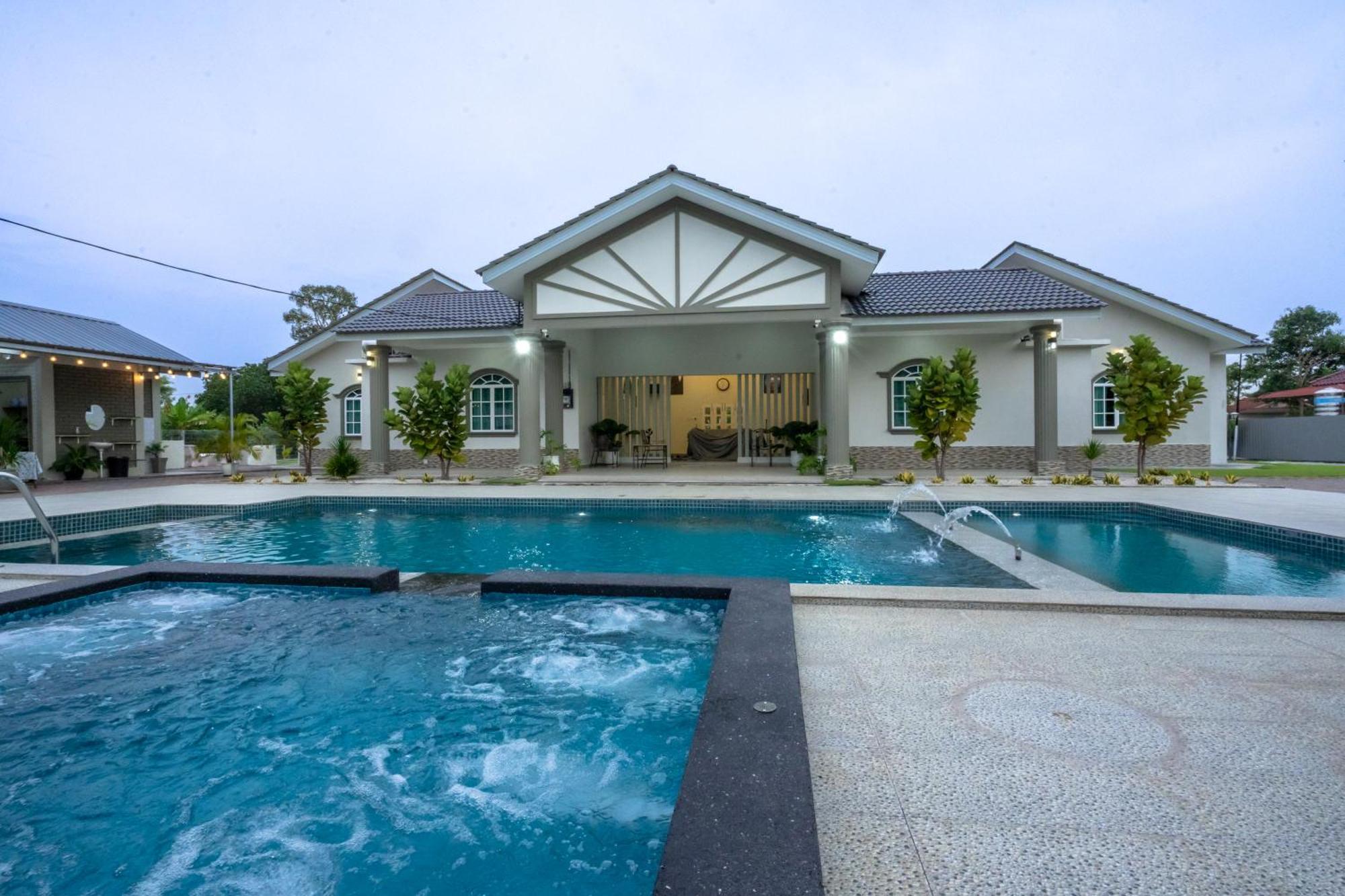Rumah tetamu Dracaena With Swimming Pool, Hill View And 20 Minutes To Town