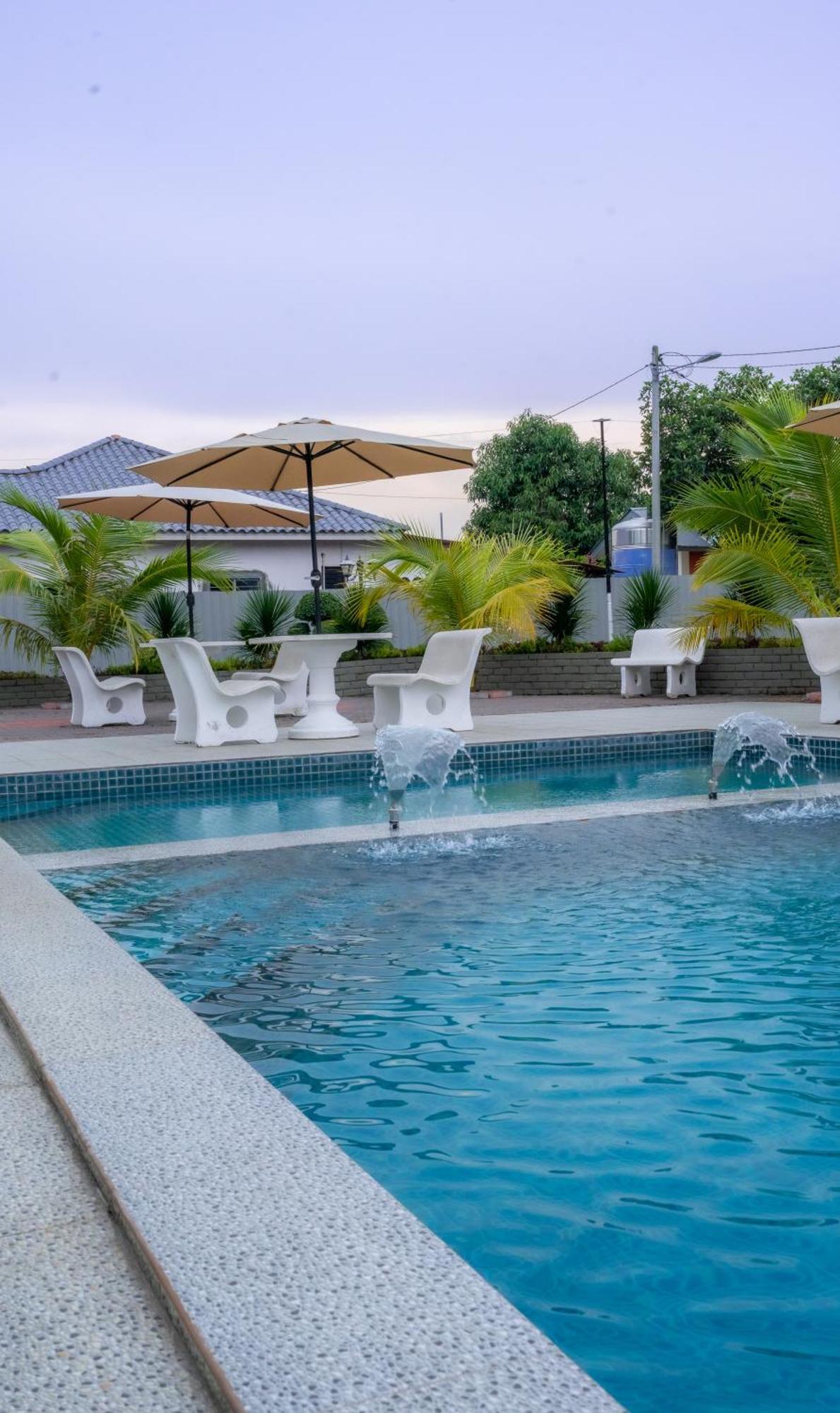 Dracaena With Swimming Pool, Hill View And 20 Minutes To Town Malacca
